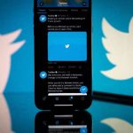 Twitter está probando una función que permite a los consumidores realizar compras directamente en la plataforma, entrando en el creciente campo de & q