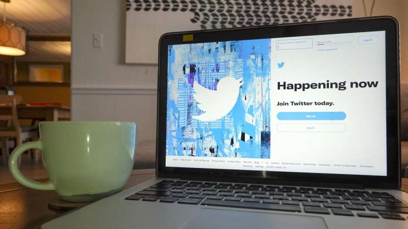 AP y Reuters para ayudar a Twitter a elevar información más creíble