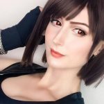 Aleah y un hermoso cosplay de Final Fantasy 7 de Tifa con pelo corto