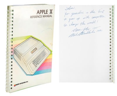 steve jobs firmó el manual de apple ii