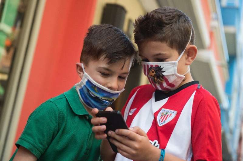 Google presenta nuevas medidas destinadas a proteger a los niños y adolescentes de ser rastreados o expuestos a contenido para adultos.