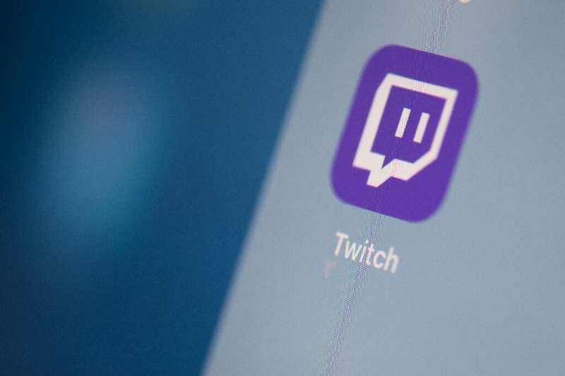 Las redadas de odio involucran tableros de comentarios abrumadores de streamers con comentarios abusivos, a veces usando automatizados o & quot; bot & quot;  accou