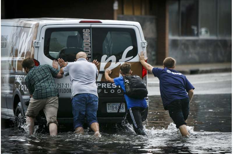 La aplicación de seguridad para conductores debuta en una ciudad de Virginia plagada de inundaciones