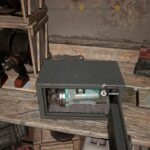 Los inhibidores suelen estar encerrados detrás de cajas fuertes.