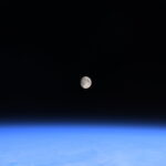 Astronauta captura imagen mágica de la Luna y la Tierra