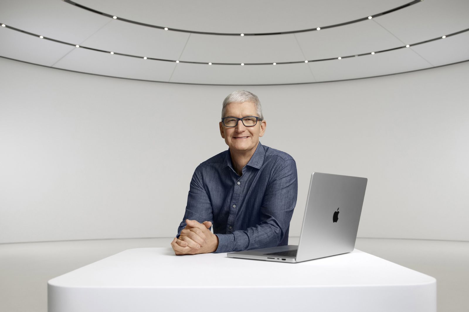 El CEO de Apple, Tim Cook, acepta un recorte salarial sustancial en 2023 después de ganar casi $ 100 millones el año pasado