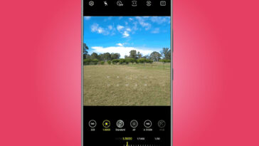Un teléfono Android que muestra los controles de la cámara profesional