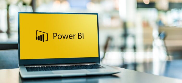 Computadora portátil que muestra el logotipo de Microsoft Power BI