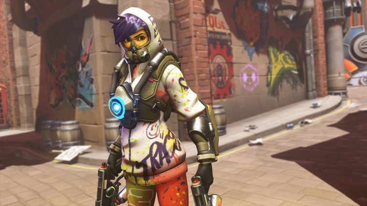 Diseño de Tracer en el evento de aniversario de Overwatch