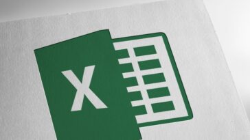 Logotipo de Microsoft Excel en papel texturizado.