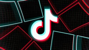 Una ilustración de los logotipos de Microsoft y TikTok.