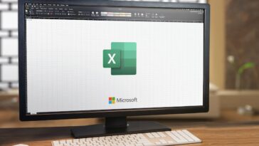 Microsoft Office Excel en la pantalla de la computadora.  enero 2022