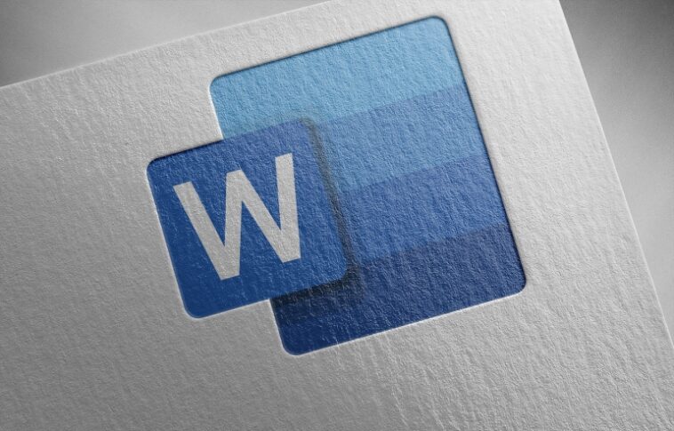 Logotipo de Word en textura de papel.