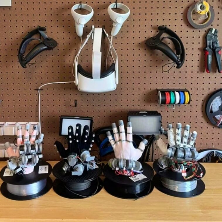 Estos guantes de Realidad Virtual te dejan sentir objetos de la vida real