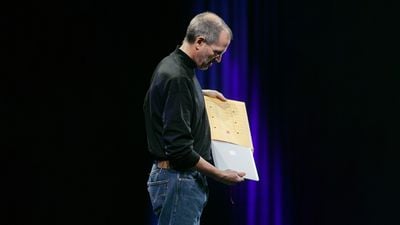 Steve Jobs presenta la MacBook Air 2