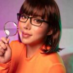 Nagai Maria nos sorprende con su propia versión en cosplay de Vilma Dinkley de Scooby-Doo