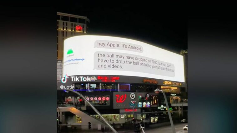 Google insta a Apple a no "dejar caer la pelota" sobre la corrección de mensajes en la nueva valla publicitaria que impulsa RCS