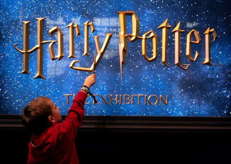 El universo de 'Harry Potter' sigue creciendo, con el lanzamiento del videojuego 'Hogwarts Legacy' en febrero de 2023