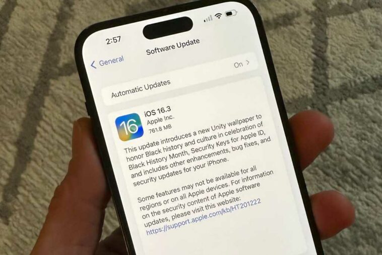 iOS 16.3 parece estar obligando a algunos usuarios a proteger sus cuentas con 2FA