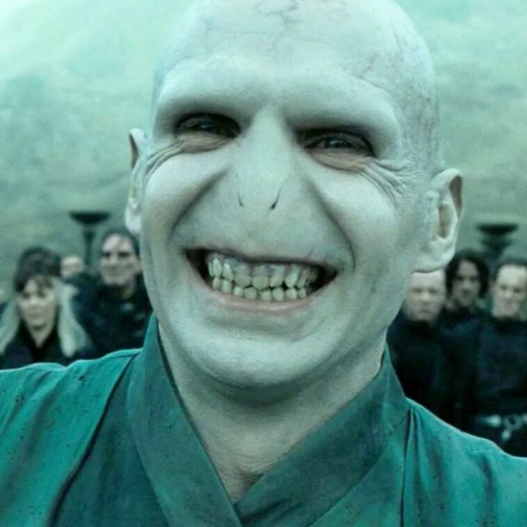 Un genial mod de Hogwarts Legacy te deja jugar como Lord Voldemort