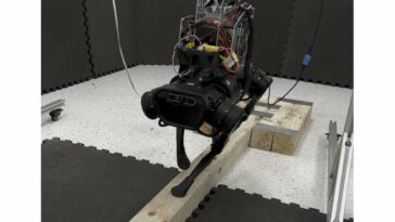 El equipo de la Universidad Carnegie Mellon diseña un sistema robótico de cuatro patas que puede caminar sobre una barra de equilibrio