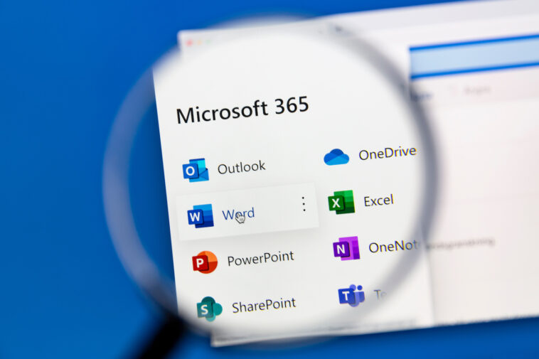 Microsoft 365 ejecutándose en Windows con una lupa mirando más de cerca.