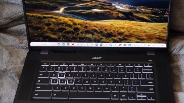 Vista abierta de Acer Chromebook Plus 516 GE