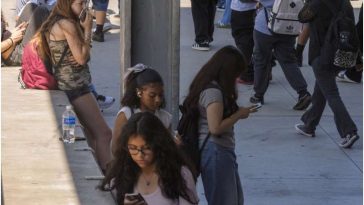 Instagram hace privadas las cuentas de adolescentes mientras aumenta la presión sobre la aplicación para proteger a los niños