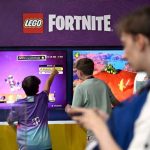 Permitir a los padres limitar el juego diario de 'Fortnite' de sus hijos se suma a controles que incluyen filtrar el lenguaje maduro y restringir con quién pueden chatear en el juego de supervivencia Battle Royale.