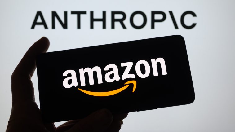 AWS y Anthropic Ink llegan a un acuerdo para acelerar el desarrollo de modelos y mejorar los chips de IA