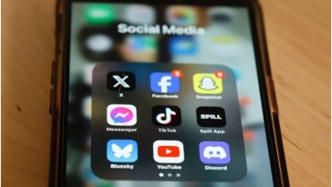 La legislación australiana podría obligar a las empresas de redes sociales a tomar medidas para impedir que menores de 16 años accedan a plataformas como X, TikTok, Facebook e Instagram.