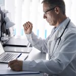 Estudio: Chat GPT es mejor que los médicos para diagnosticar enfermedades