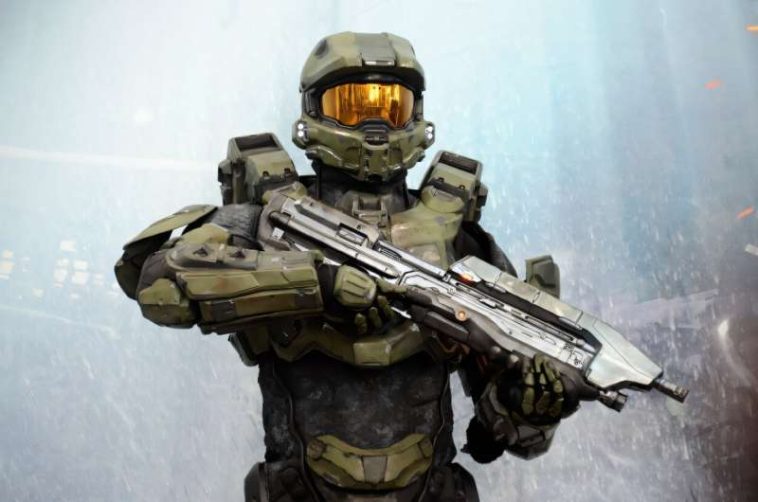 Sólo los más duros sobrevivirán: un personaje del videojuego 'HALO 4' en una conferencia de juegos de Los Ángeles