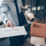 La mitad de los líderes de C-suite probablemente se irán en dos años, 27% en seis meses-encuesta