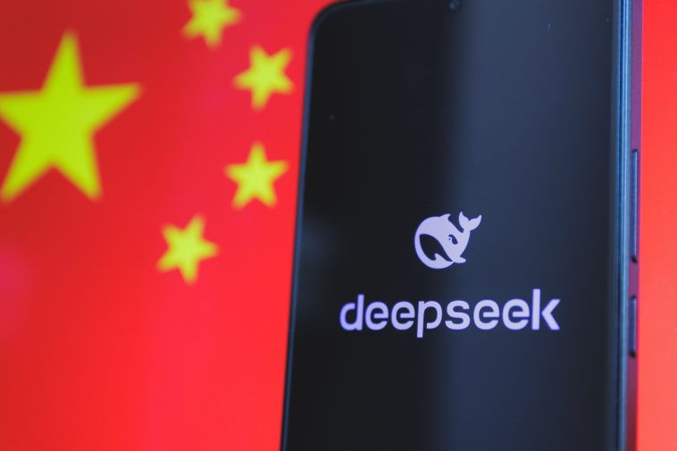 La perplejidad libera una variante libre de censura de Deepseek R1