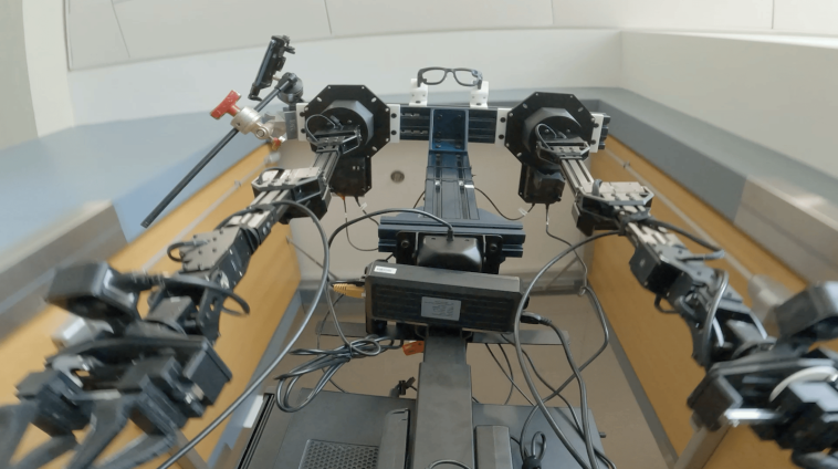 ¿Por qué los robots de aprendizaje rápido llevan meta gafas?