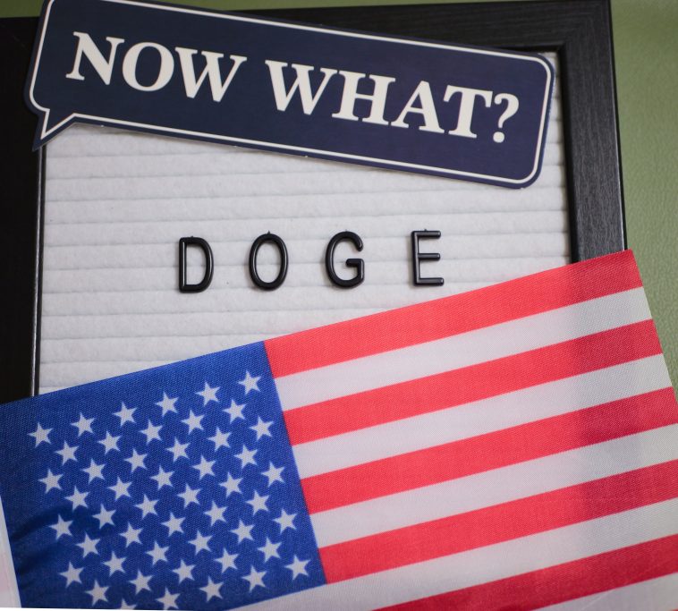 Doge puede estar usando un algoritmo para despedir a los trabajadores federales