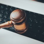 Aquí está el país que será el primero en usar la IA para escribir leyes