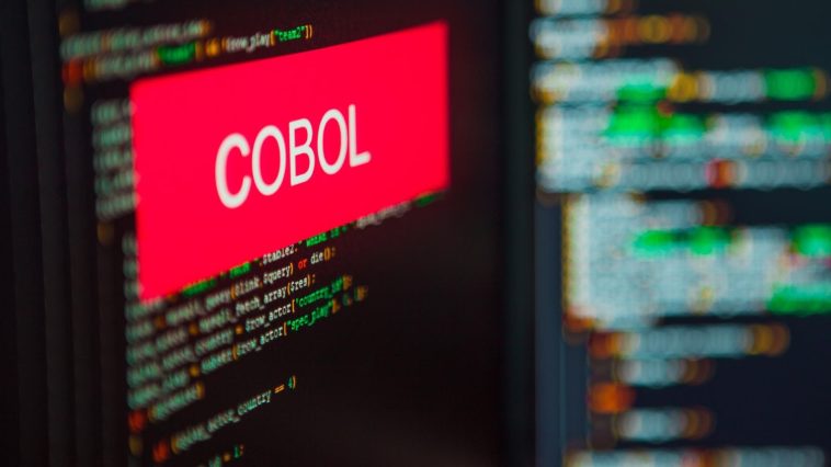 Dege quiere modernizar la tecnología heredada del Seguro Social, ¿qué podría salir mal?