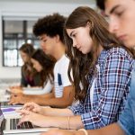 Las nuevas iniciativas de educación de IA de Anthrope y OpenAI ofrecen esperanza para la retención de conocimiento empresarial