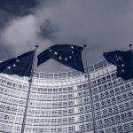 UE equipa al personal con destino a los Estados Unidos con teléfonos con quemador