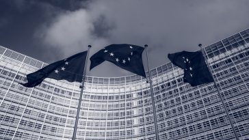 UE equipa al personal con destino a los Estados Unidos con teléfonos con quemador