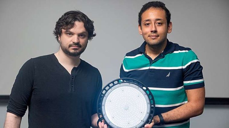 Ocultar códigos secretos a la luz protege contra videos falsos