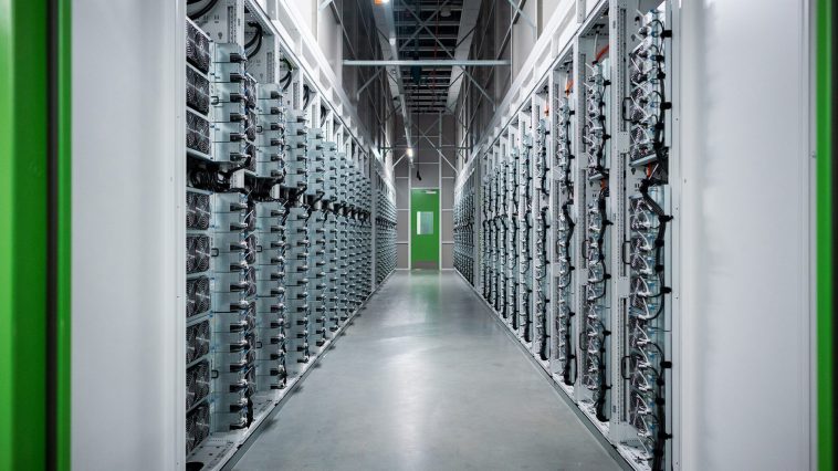 ¿Puede Microsoft construir centros de datos de IA masivos y cumplir con los objetivos climáticos sin 'lavado verde'?