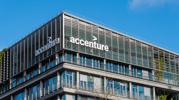 Accenture quiere despedir a los empleados sin potencial de IA