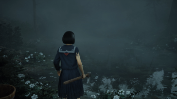 Hinako mira un estanque rodeado de flores blancas en Silent Hill f.