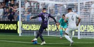 Los disparos de baja conducción son una excelente manera de vencer al guardián en la caja.