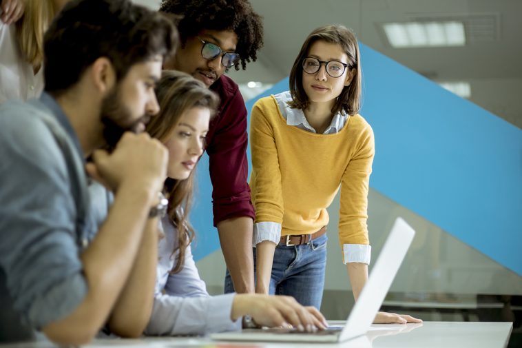 Cómo identificar nuevos roles laborales de IA