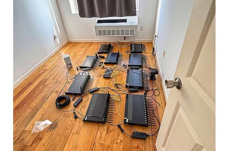 Cómo una granja SIM como la que se encuentra cerca de la ONU amenaza las redes de telecomunicaciones