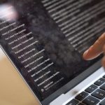 Operai y Meta dicen que están arreglando chatbots de IA para responder mejor a los adolescentes en apuros